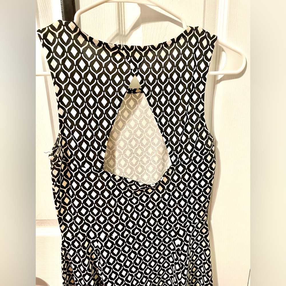 Abstract Printed Dress - Picture 2 of 2
